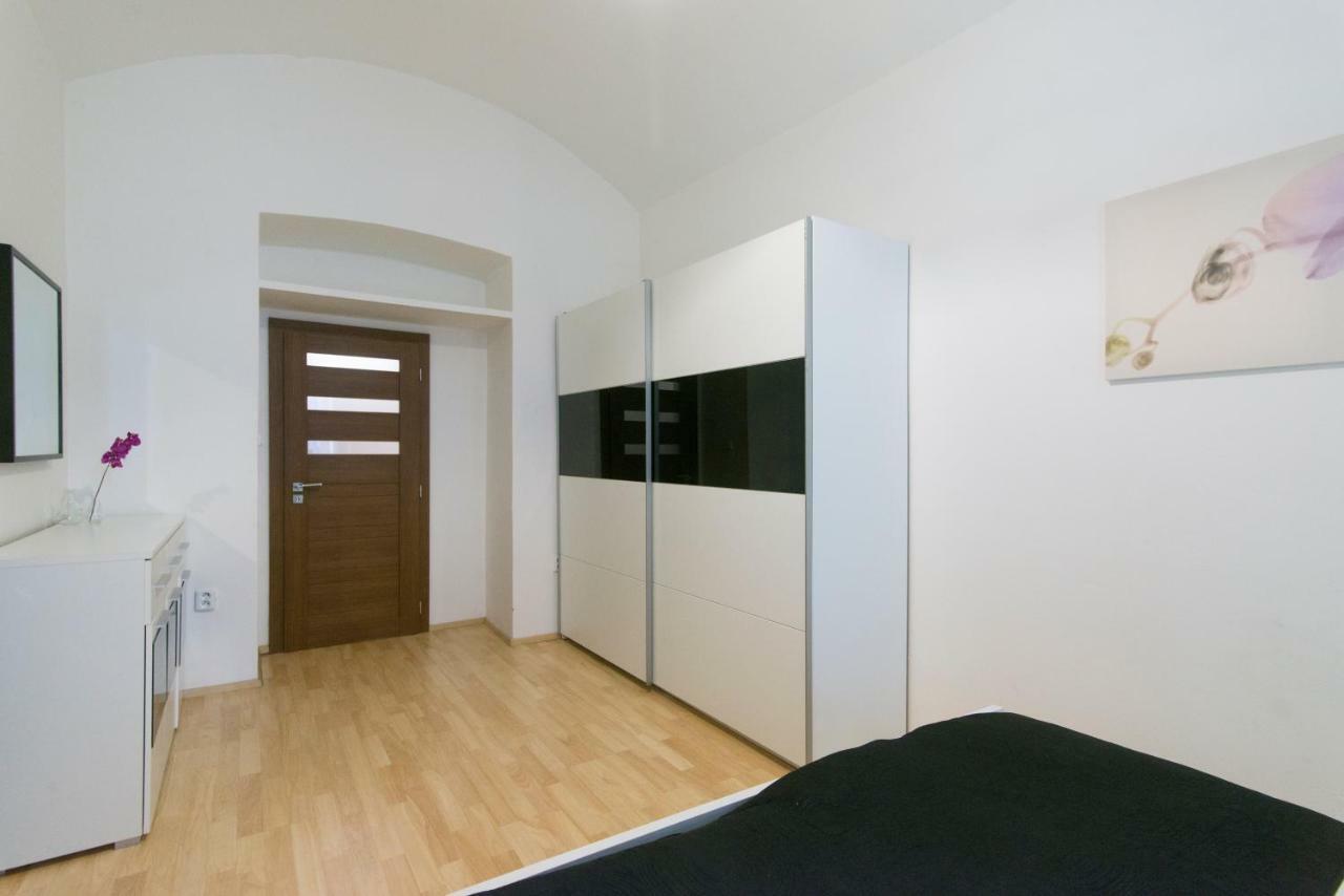 פראג Spacious Apartment Near Wenceslas Square מראה חיצוני תמונה